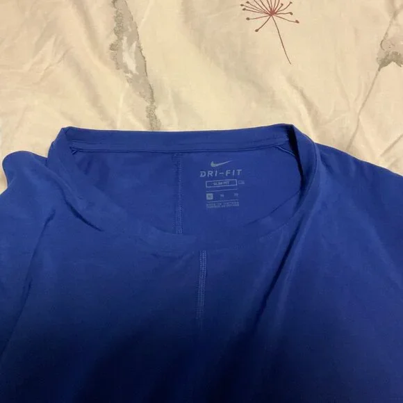 Nike Dri-FIT Yoga T-Shirt Blue XL Slim Fit Stretch Performance - Picture 3 of 3
